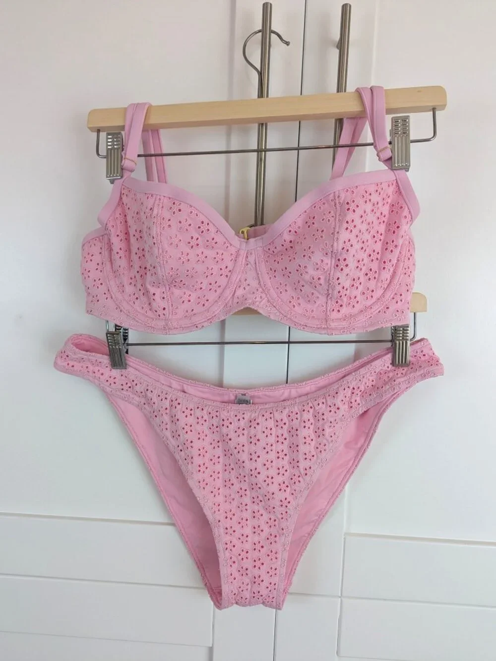 PINK X Frankies Bikinis Eyelet Bikini Set Pink Underwire Lace Cheeky Size XL